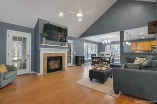 19 Sheffield St, Hudson, NH 03051 - Photo 9
