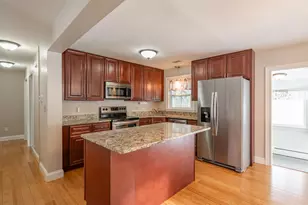 245 Pickering St, Manchester, NH 03104 - Photo 5