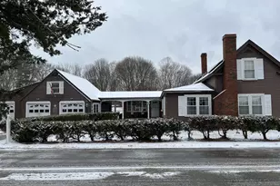 26 Pike St, Epping, NH 03042 - Photo 1