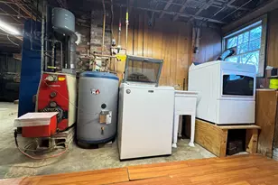 264 North St, Manchester, NH 03104 - Photo 57