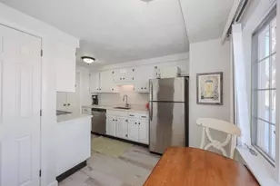 7 Colonial Square, Peterborough, NH 03458 - Photo 5