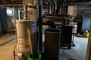 383 Wilson St, Manchester, NH 03103 - Photo 17