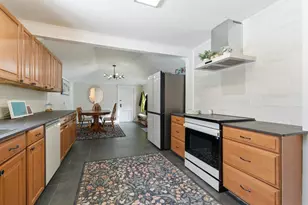 127 Belvidere St, Laconia, NH 03246 - Photo 3