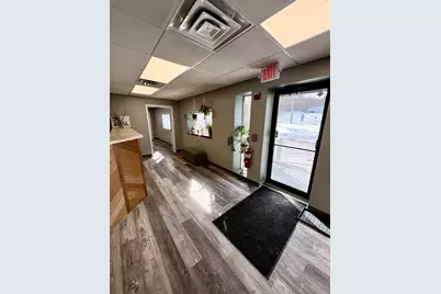 187 Londonderry Turnpike #2, Hooksett, NH 03106 - Photo 5