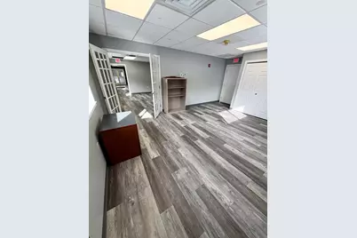 187 Londonderry Turnpike #2, Hooksett, NH 03106 - Photo 3