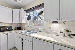148 Cypress St, Manchester, NH 03103 - Photo 19