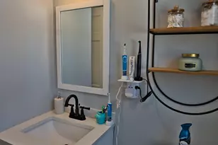 78 Lynwood Ln, Manchester, NH 03109 - Photo 33