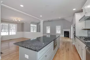 821 Cross Country Rd, Pembroke, NH 03275 - Photo 7