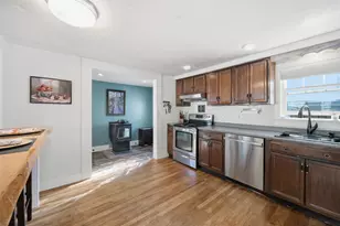 38 Armand Ave, Manchester, NH 03103 - Photo 9