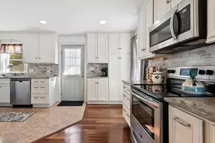 33 Endicott St, Wolfeboro, NH 03894 - Photo 5