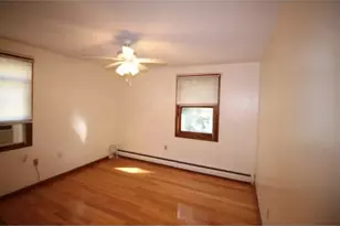 76 Franklin St, Derry, NH 03038 - Photo 7