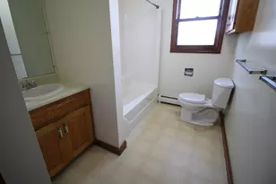 76 Franklin St, Derry, NH 03038 - Photo 5