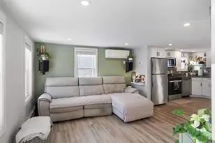 402 Daniel Webster Hwy, Merrimack, NH 03054 - Photo 3