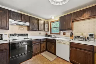 40 Opal Ave, Portsmouth, NH 03801 - Photo 11