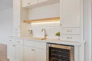 18 Sprague Mill Rd, Bedford, NH 03110 - Photo 15