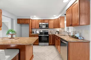 24 Beechwood Rd, Hudson, NH 03051 - Photo 11