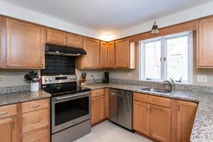 15R Bonnie Ln, Derry, NH 03038 - Photo 3