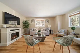 8 Standish Way, Amherst, NH 03031 - Photo 5