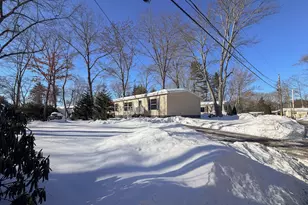 220 Robinhood Dr, Exeter, NH 03833 - Photo 3