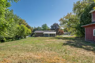 126 Cohas Ave, Manchester, NH 03109 - Photo 7