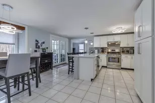 13B Hedgerow Dr, Hudson, NH 03051 - Photo 15