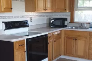 75 Chestnut St, Rochester, NH 03867 - Photo 9