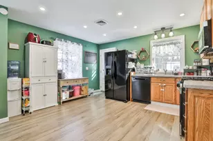 668 W Hollis St, Nashua, NH 03062 - Photo 9