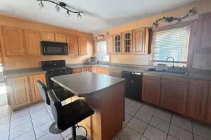 137 Wall St, Springfield, VT 05156 - Photo 3