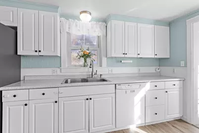 75 Electric Street, Manchester, NH 03102 - Photo 9