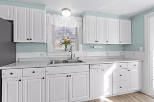 75 Electric St, Manchester, NH 03102 - Photo 9