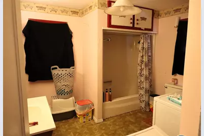 724 Third Avenue, Berlin, NH 03570 - Photo 5