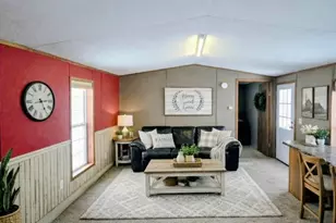 7 Dublin St, Gorham, NH 03581 - Photo 3