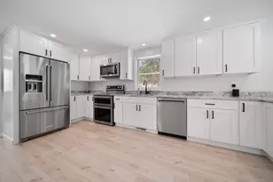 21 Acorn Ave, Auburn, NH 03032 - Photo 5