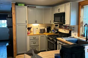 17 Crown St, Nashua, NH 03060 - Photo 3