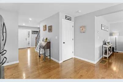 55 Forestedge Way, Manchester, NH 03102 - Photo 9