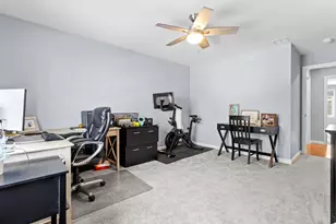 55 Forestedge Wy, Manchester, NH 03102 - Photo 23