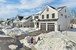 118 Sage Ln, Portsmouth, NH 03801 - Photo 5