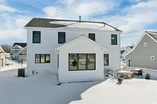 118 Sage Ln, Portsmouth, NH 03801 - Photo 9