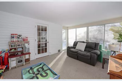 288 Oak Street, Manchester, NH 03104 - Photo 15