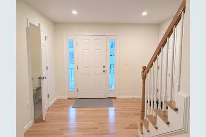 264 Woodview Way, Manchester, NH 03102 - Photo 3