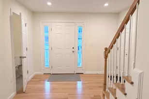 264 Woodview Way, Manchester, NH 03102 - Photo 3