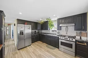 32 Fairview Ave, Nashua, NH 03060 - Photo 3