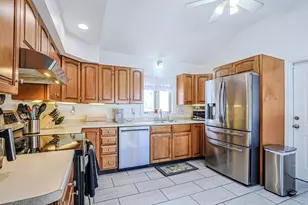 4 Farmer St, Manchester, NH 03104 - Photo 15