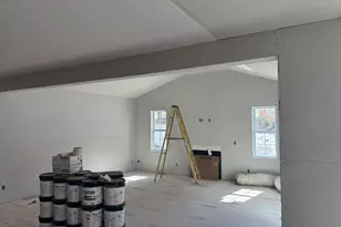 61 Whitford St, Manchester, NH 03104 - Photo 11