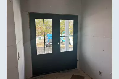 61 Whitford Street, Manchester, NH 03104 - Photo 11