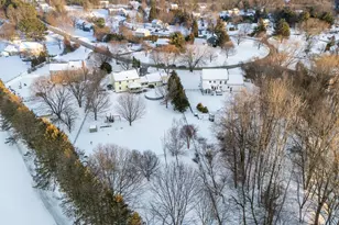 11 Broadview Dr, Litchfield, NH 03052 - Photo 3