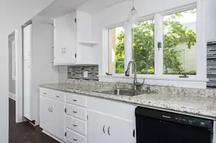 137 Locust St, Dover, NH 03820 - Photo 3