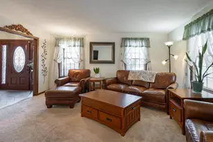 4 Lisa Dr, Nashua, NH 03062 - Photo 3