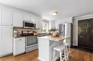 8 Snowdrop Ln, Litchfield, NH 03052 - Photo 9