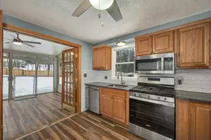 18 Ridgecrest Dr, Hudson, NH 03051 - Photo 7